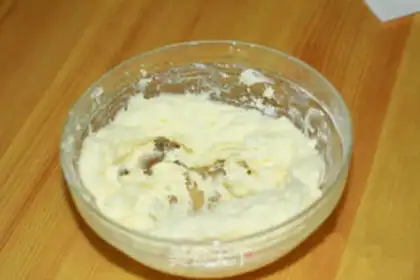 Make Sweet, soft pineapple buns step 2