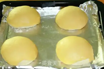 Make Sweet, soft pineapple buns step 4