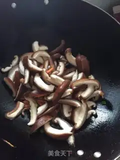 Make Scratch of mushroom carrots step 6