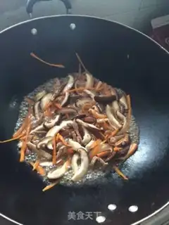 Make Scratch of mushroom carrots step 7