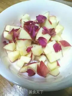 Make Apple roses step 0
