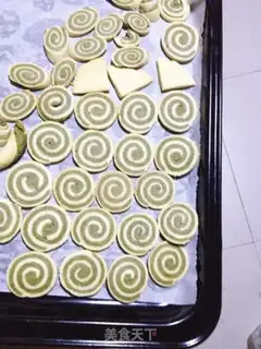 Make Tea year wheel cookies step 13