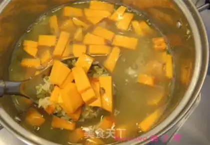 Make Pumpkin green bean congee step 4