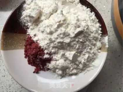 Make Heart velvet cream cake step 3