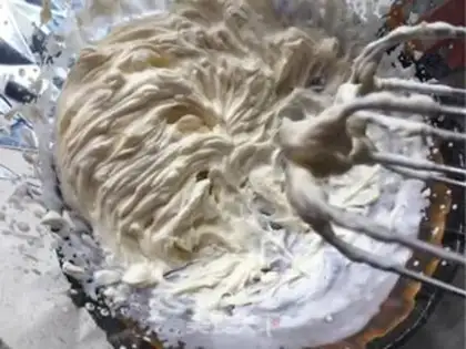 Make Heart velvet cream cake step 11