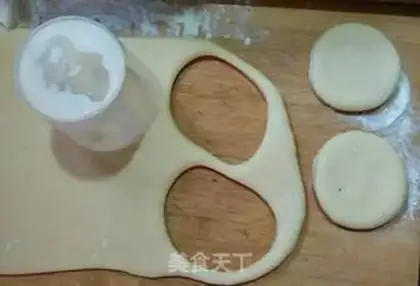 Make Traditional donuts step 4