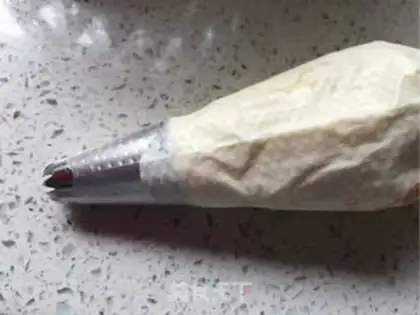 Make Heart velvet cream cake step 12