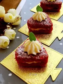Make Heart velvet cream cake step 17