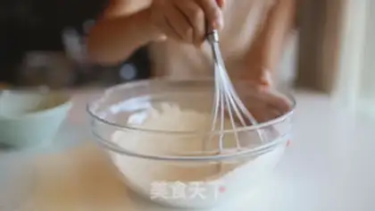 Make Peach vanilla macaron step 1
