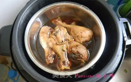 Make Spicy beans, steamed chicken legs step 4