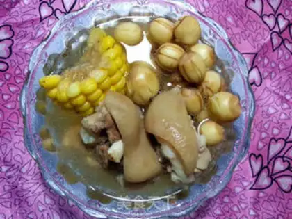 Make Lotus corn pig hoof soup step 9