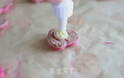 Make Peach vanilla macaron step 12
