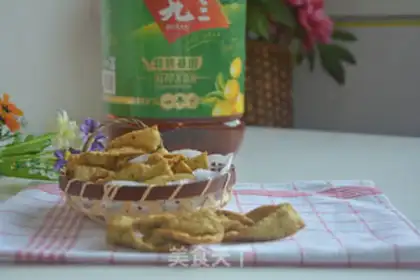Make Old Beijing snack chop chop fork step 14