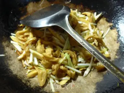 Make The sprouts, the white noodles step 10