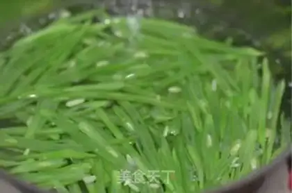 Make Garlic, soybeans step 1