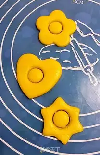 Make Glass heart cookies step 10