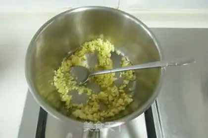 Make Garlic fan sap step 3