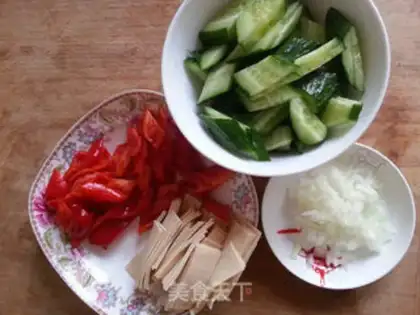 Make cucumber chili step 1
