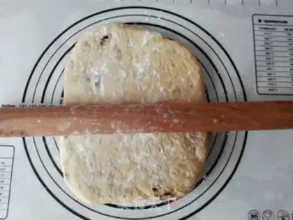 Make Red sugar, black cheese bread step 8