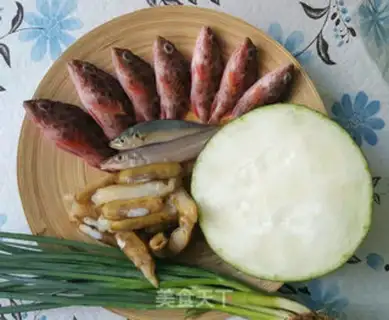 Make Squirty fish cucumber soup step 0