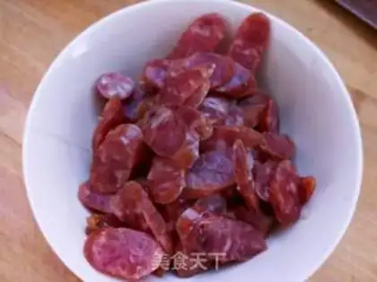 Make Autumn sausage fried meat step 1