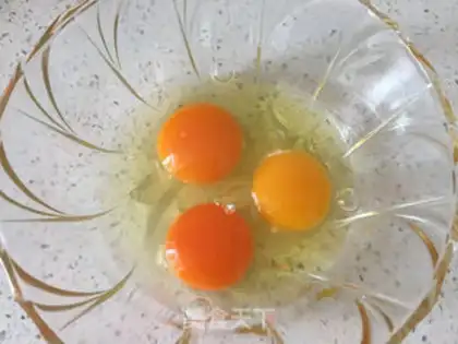 Make Ham and eggs step 1