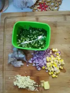 Make Garlic shrimp step 0
