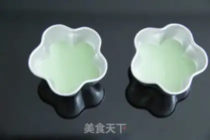 Make Double-coloured tea pudding step 10
