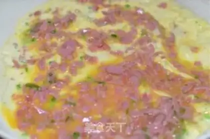 Make Egg sausage sandwich step 1