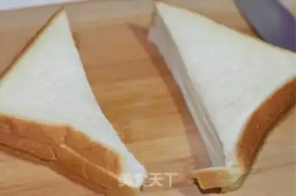 Make Egg sausage sandwich step 2
