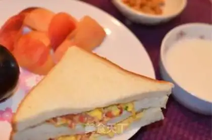 Make Egg sausage sandwich step 6