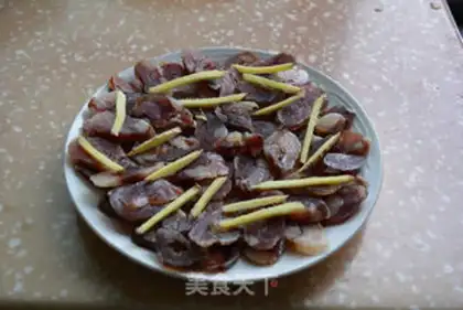 Make Sausage steamed eggs step 0