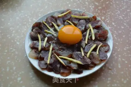 Make Sausage steamed eggs step 1