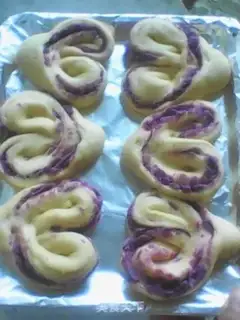Make Purple heart bread step 8