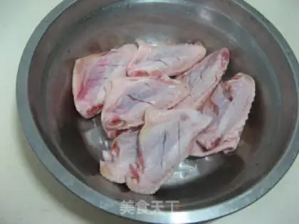 Make Chicken wings in New Orleans step 1