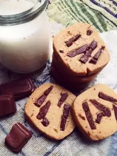Make Peanut chocolate cookies step 8