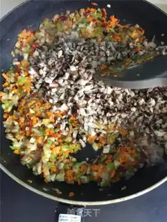 Make Spicy mushroom sauce step 5