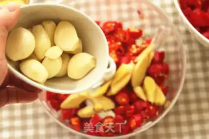 Make Secret spicy pepper sauce step 4
