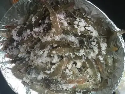 Make Shrimp with salt step 3