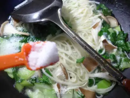 Make Pork veggie noodles step 5
