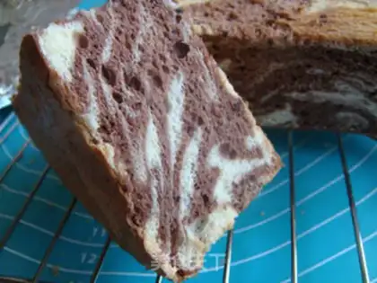 Make Marble marrow cake step 16