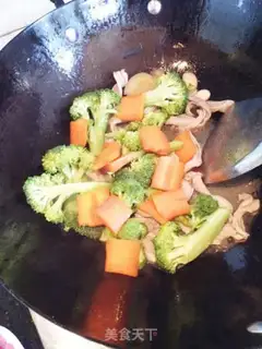 Make The broccoli fried the pig