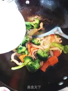 Make The broccoli fried the pig