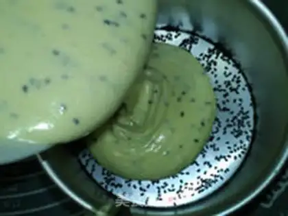 Make A sesame bee-smelt twirl cake step 16