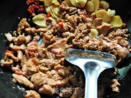 Make Old ginger fried meat step 3