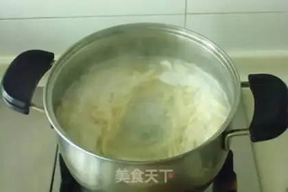 Make Three hands and soup step 7