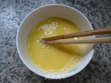Make Wheat and egg fried rice step 2