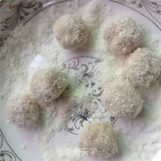 Make Protein coconut ball step 5