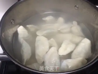 Make cucumber shrimp dumplings step 5