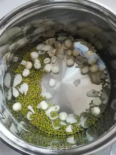 Make Green beans lily lotion soup step 1
